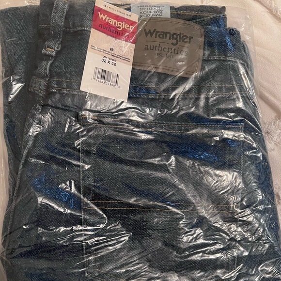 NWT WRANGLER AUTHENTICS MENS REGULAR FIT JEANS - Picture 9 of 9